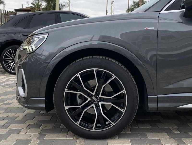 Audi Q3 Sportback S Line interno ed esterno 2.0 TDI 150CV s-tronic 35