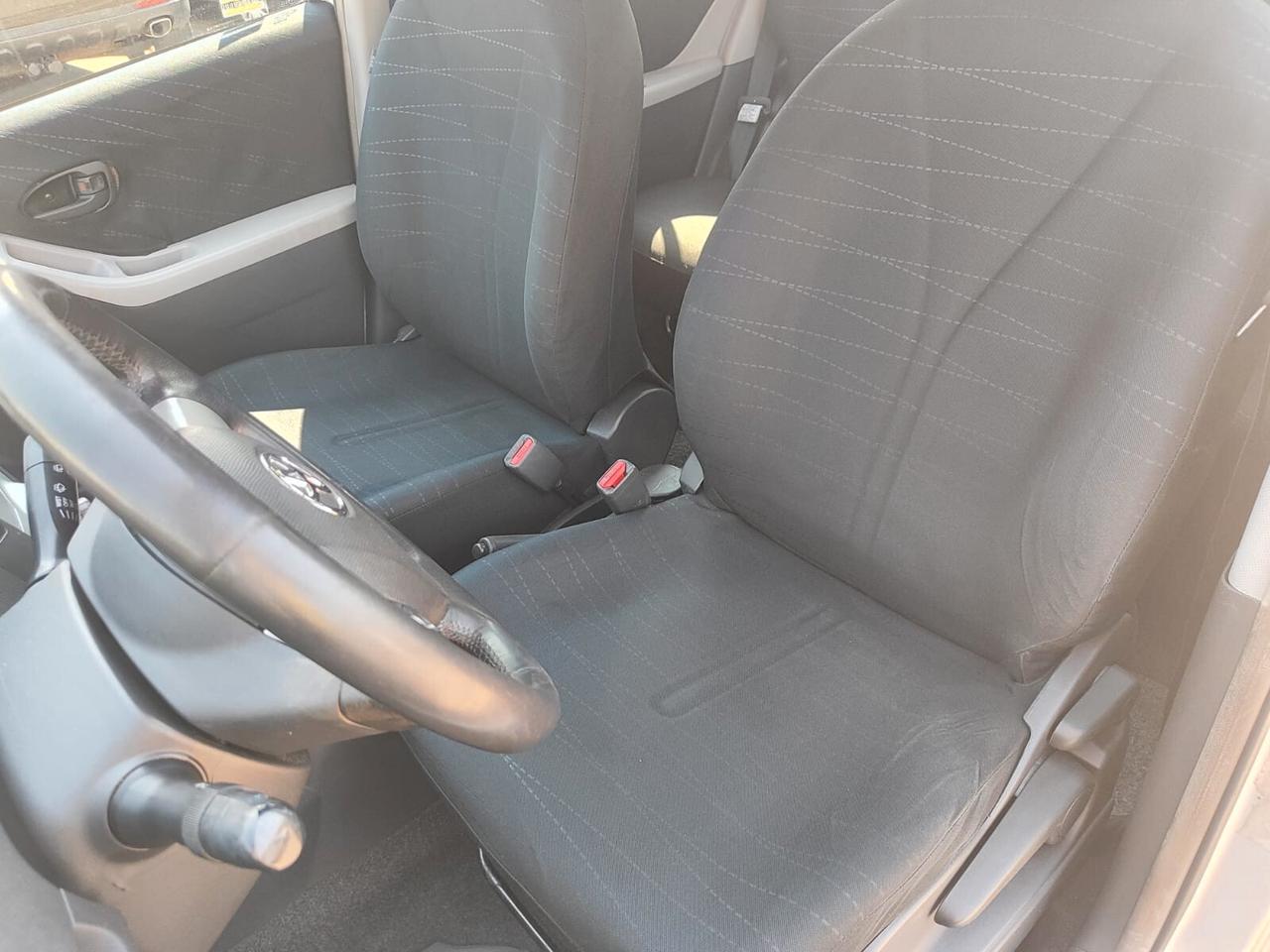 Toyota Yaris 1.0 3 porte Sol