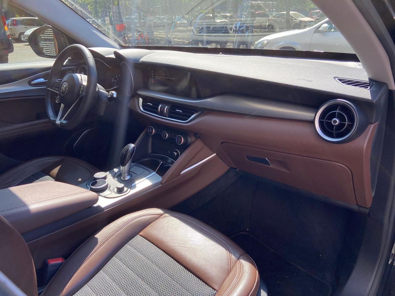 Alfa Romeo Stelvio Executive 2.2 #11022