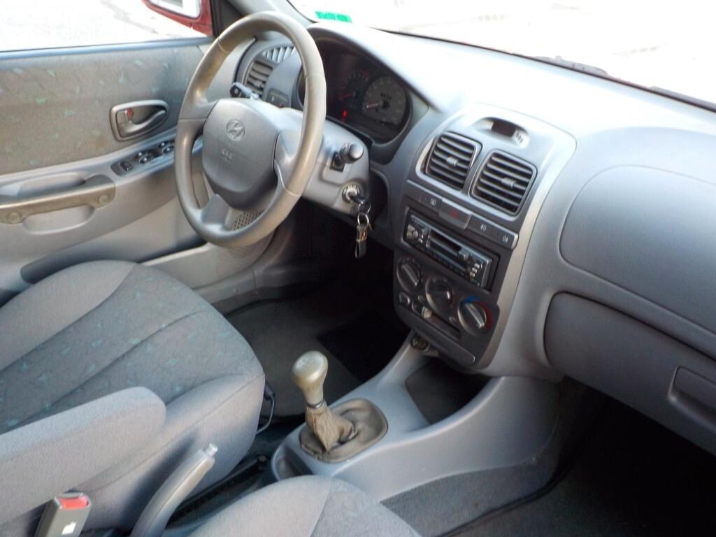 Hyundai Accent 1.3i 12V cat 5 porte GLS Max