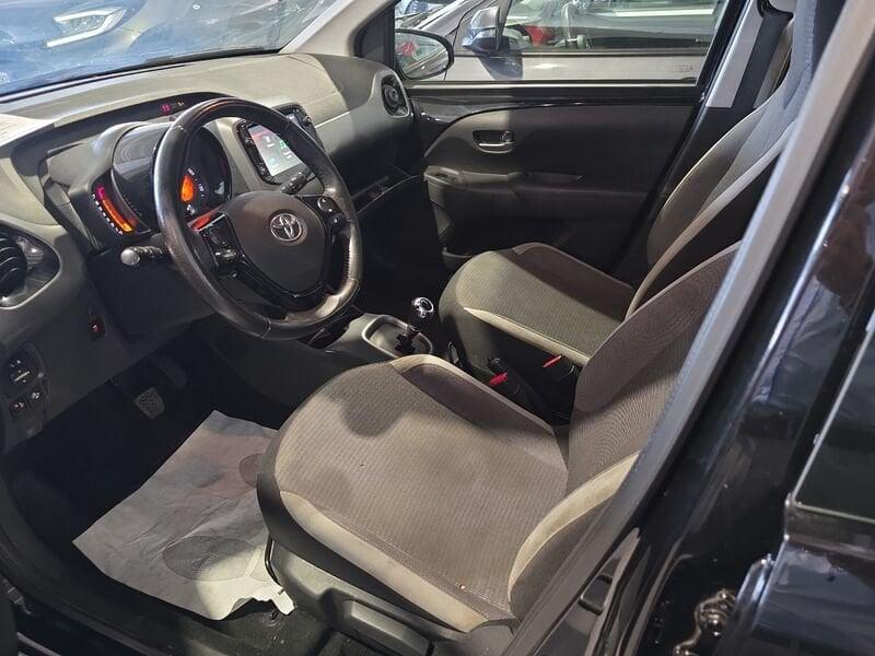 Toyota Aygo Aygo Connect 1.0 VVT-i 72 CV 5 porte x-play