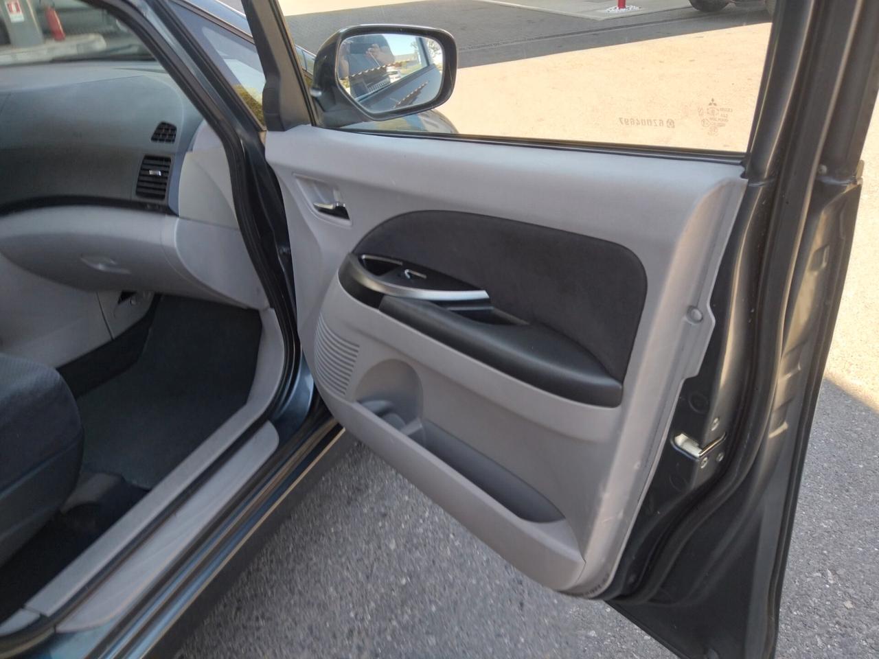 Mitsubishi Grandis 2.0 tdi 140cv 7 posti motore WOLKSWAGEN