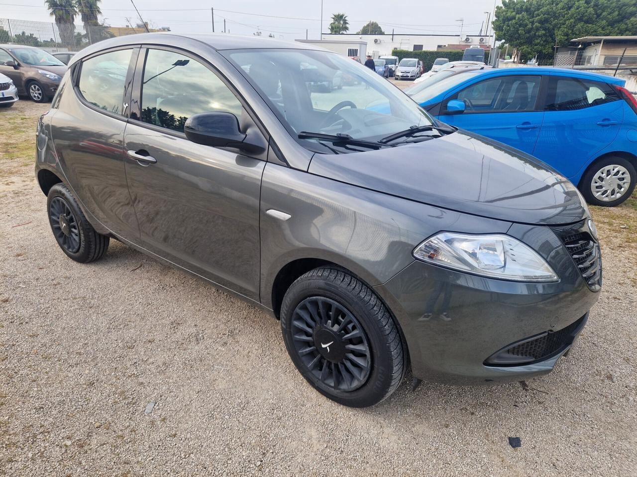 Lancia Ypsilon 0.9 TwinAir 85 CV Metano - 2014