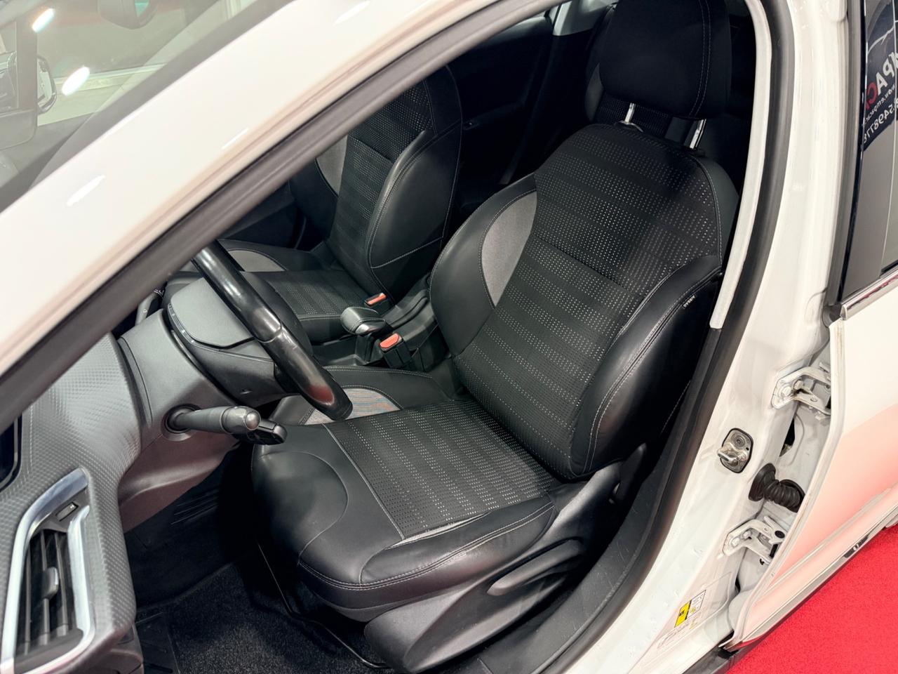 Peugeot 2008 OK NEOPATENTATI