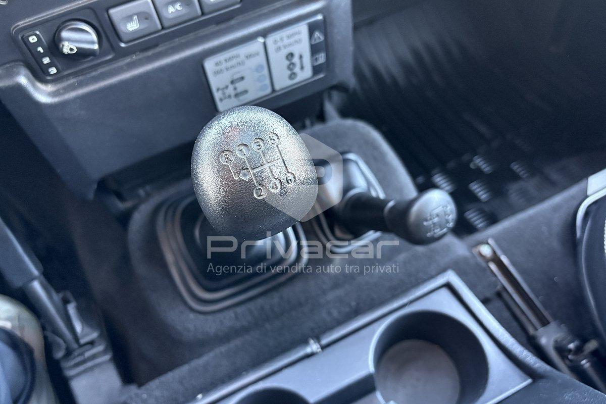 LAND ROVER Defender 110 2.4 TD4 Station Wagon SE