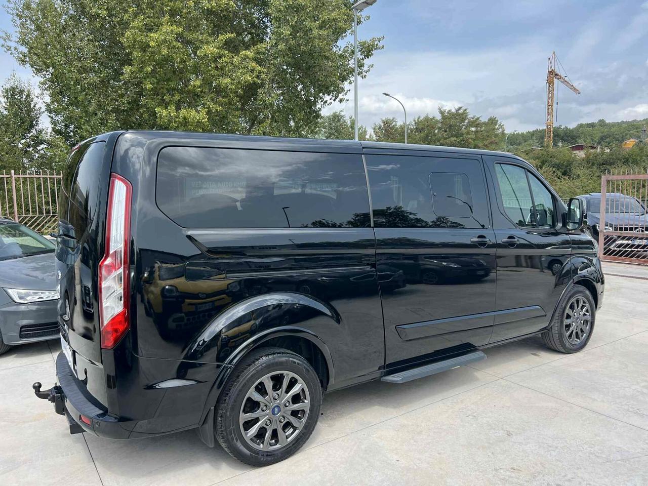 Ford Tourneo Custom 2.0 TDCi 185CV aut. PL Titanium