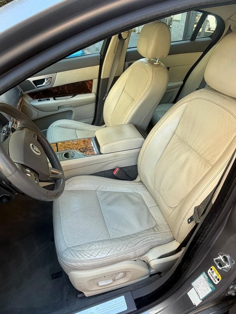 Jaguar XF 2.7 automatica