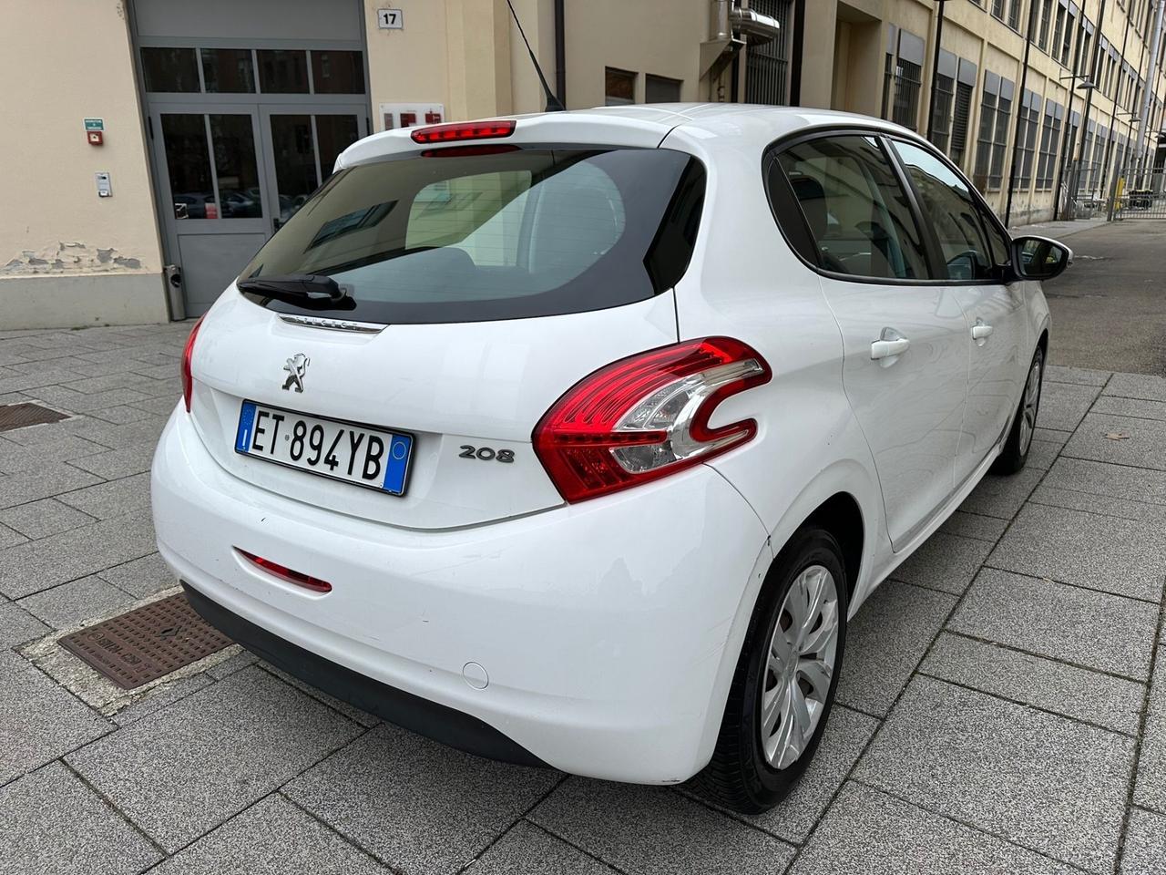 Peugeot 208 1.4 HDi 68 CV 5porte Allure