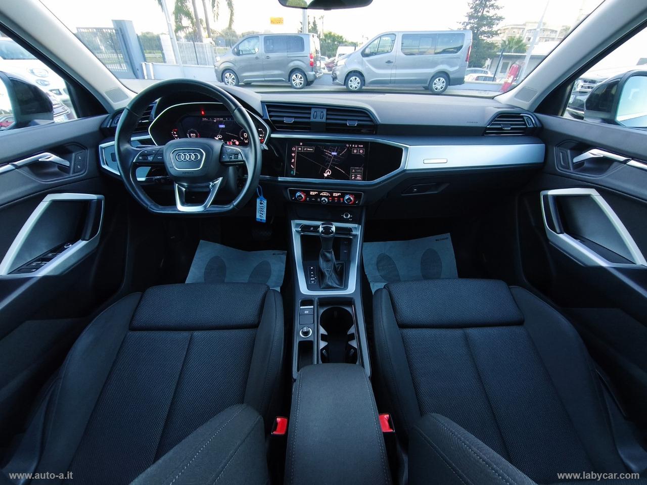 AUDI Q3 35 TDI S tronic Business Advanced