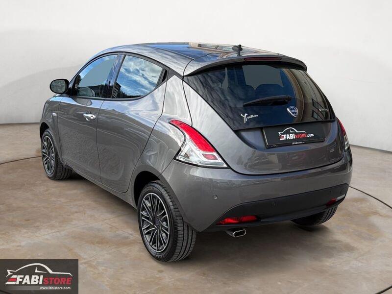 Lancia Ypsilon 1.0 FireFly 70 Cv Hybrid Gold 5 POSTI - Schermo, CarPlay, Ruotino ecc