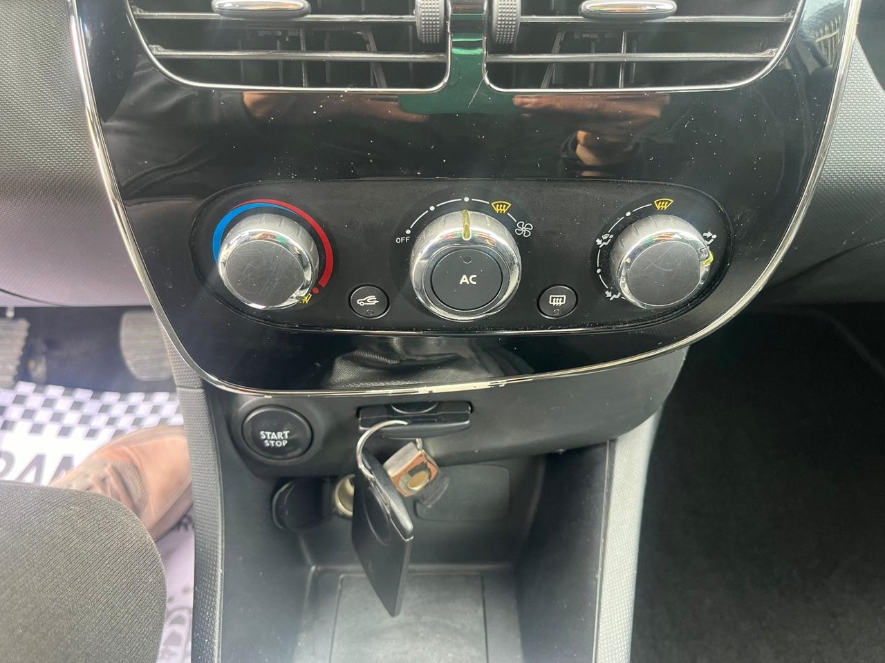 Renault Clio Sporter 1.5 dCi Costume National 2015