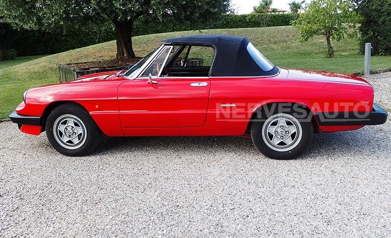 Alfa Romeo Spider Duetto 2.0 | Rosso interni neri