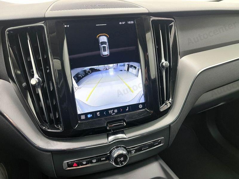 Volvo XC60 T6 Plug-in hybrid AWD automatico Plus Dark