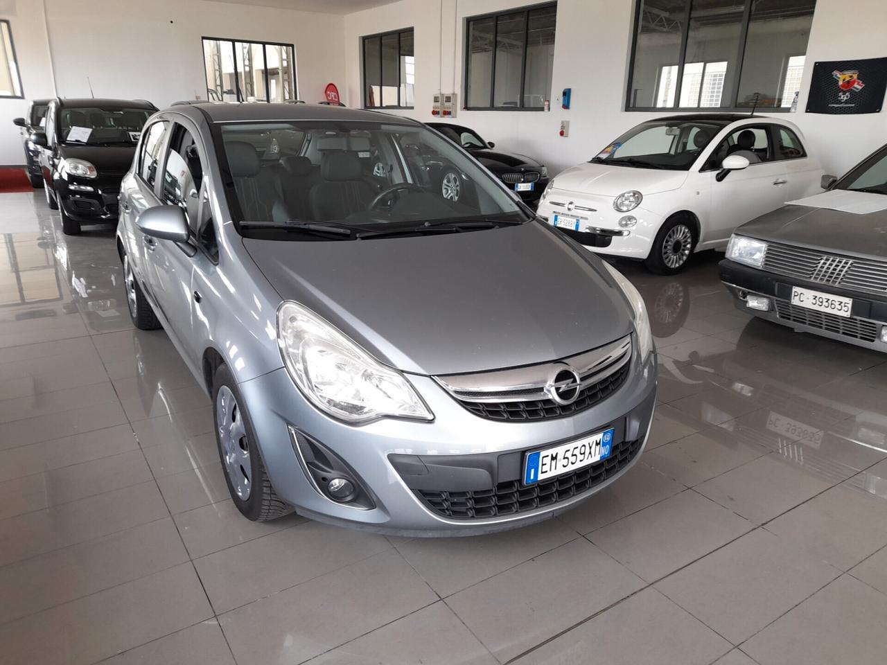 Opel Corsa 1.2 5 porte Cosmo