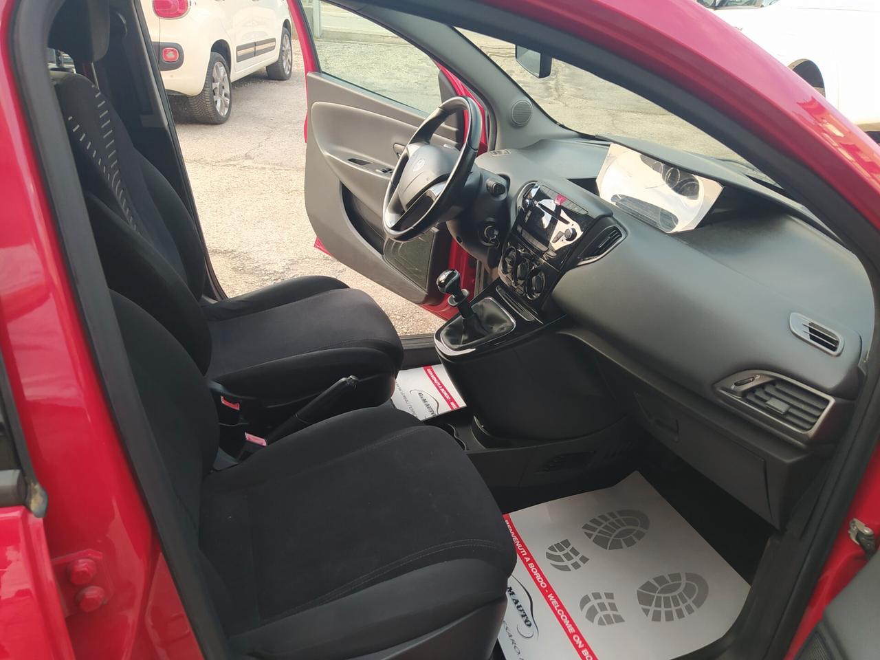 Lancia Ypsilon 1.2 69 CV 5 porte Silver Neopatentati SOLO 89000 KM