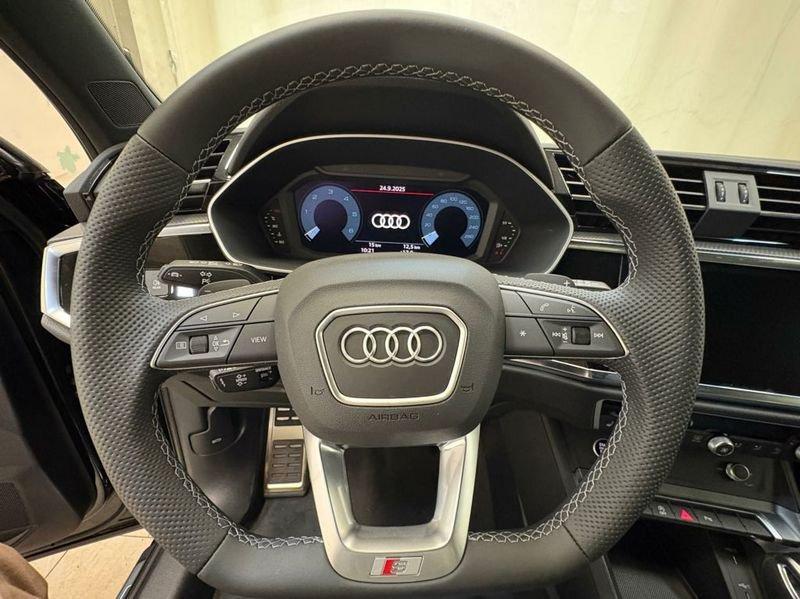 Audi Q3 Sportback 40 2.0 tdi Identity Black quattro 193cv s-tronic
