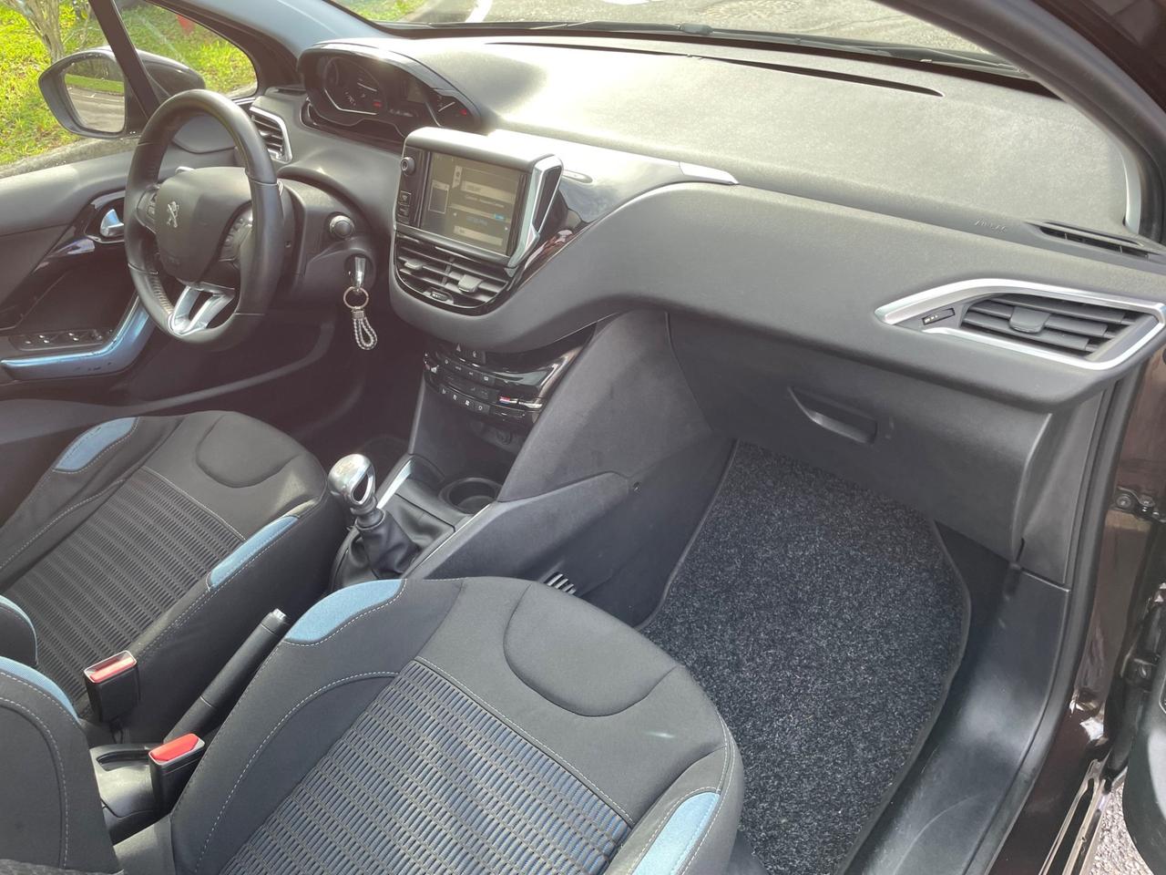 Peugeot 208 1.6 e-HDi 115 CV Stop&Start 5 porte Allure*Neo patentati *