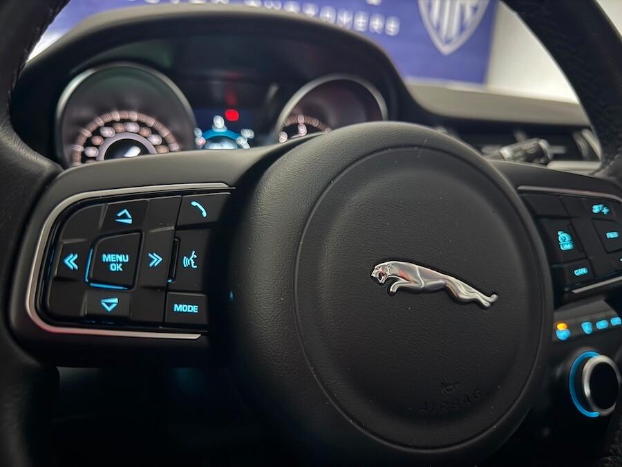 Jaguar E-Pace 2.0D AWD Uniproprietario