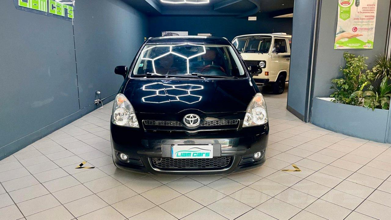 Toyota Corolla Verso 2.2 d-4d 177cv 5p.ti
