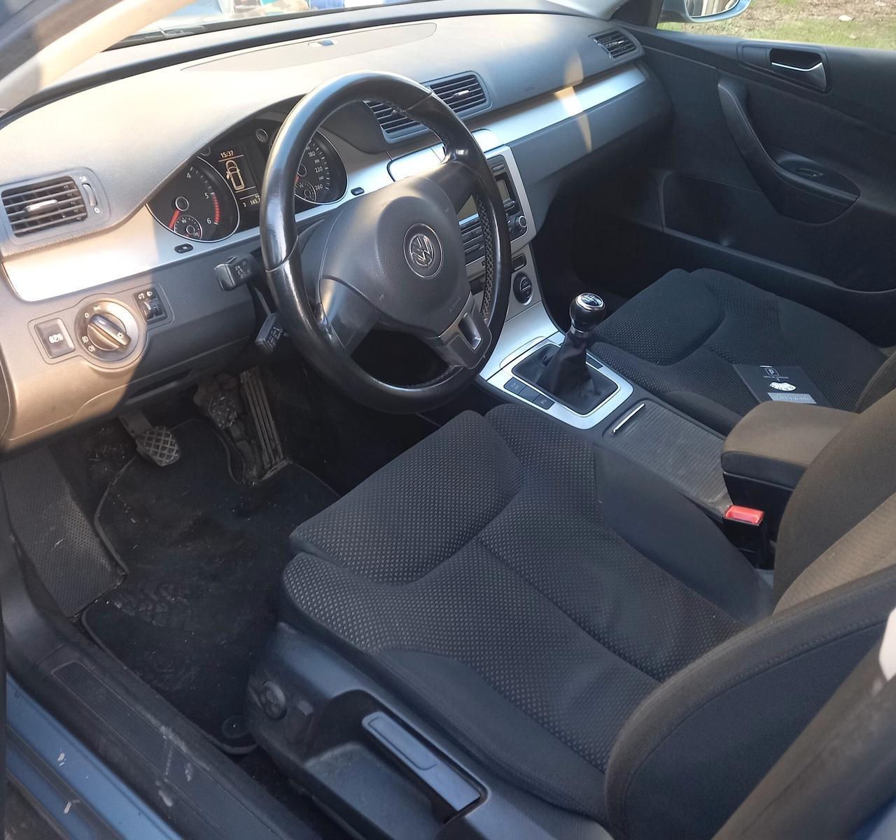 Volkswagen Passat 2.0 TDI 110CV DPF Trend. Bluemot.