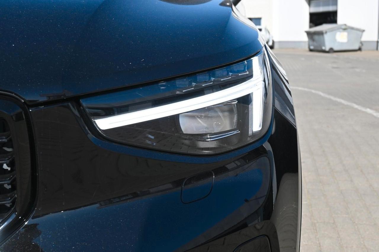 Volvo XC40 B4 automatico Ultra Dark
