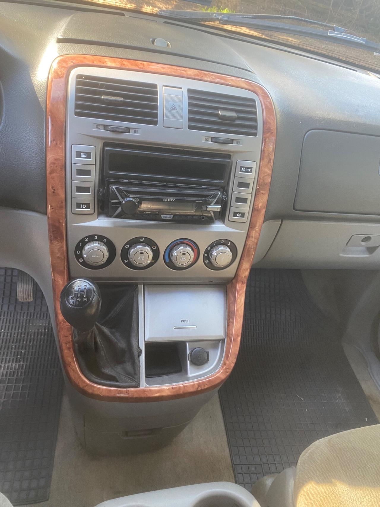 Kia Carnival 2.9 16V CRDi cat Family