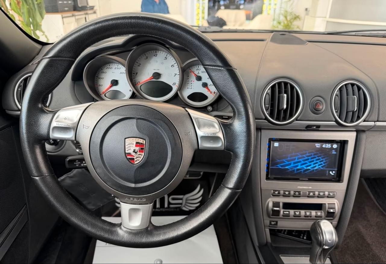 Porsche Cayman S 19 pollici. Fotocamera. Auto. Xenon