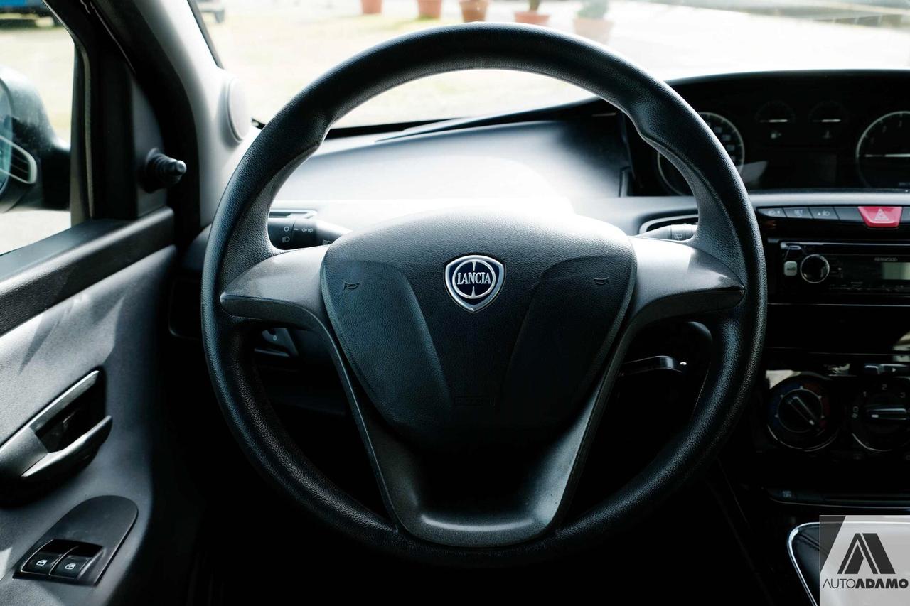 Lancia Ypsilon 1.2 69 CV 5 porte Silver