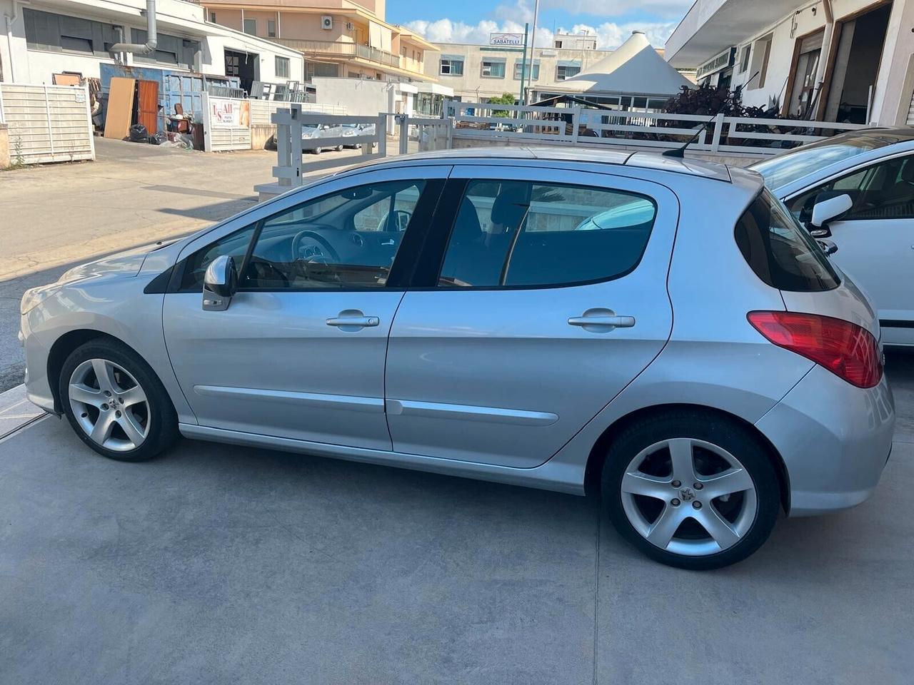 Peugeot 308 1.6 HDi 110CV 5p. Féline (6 Marce)