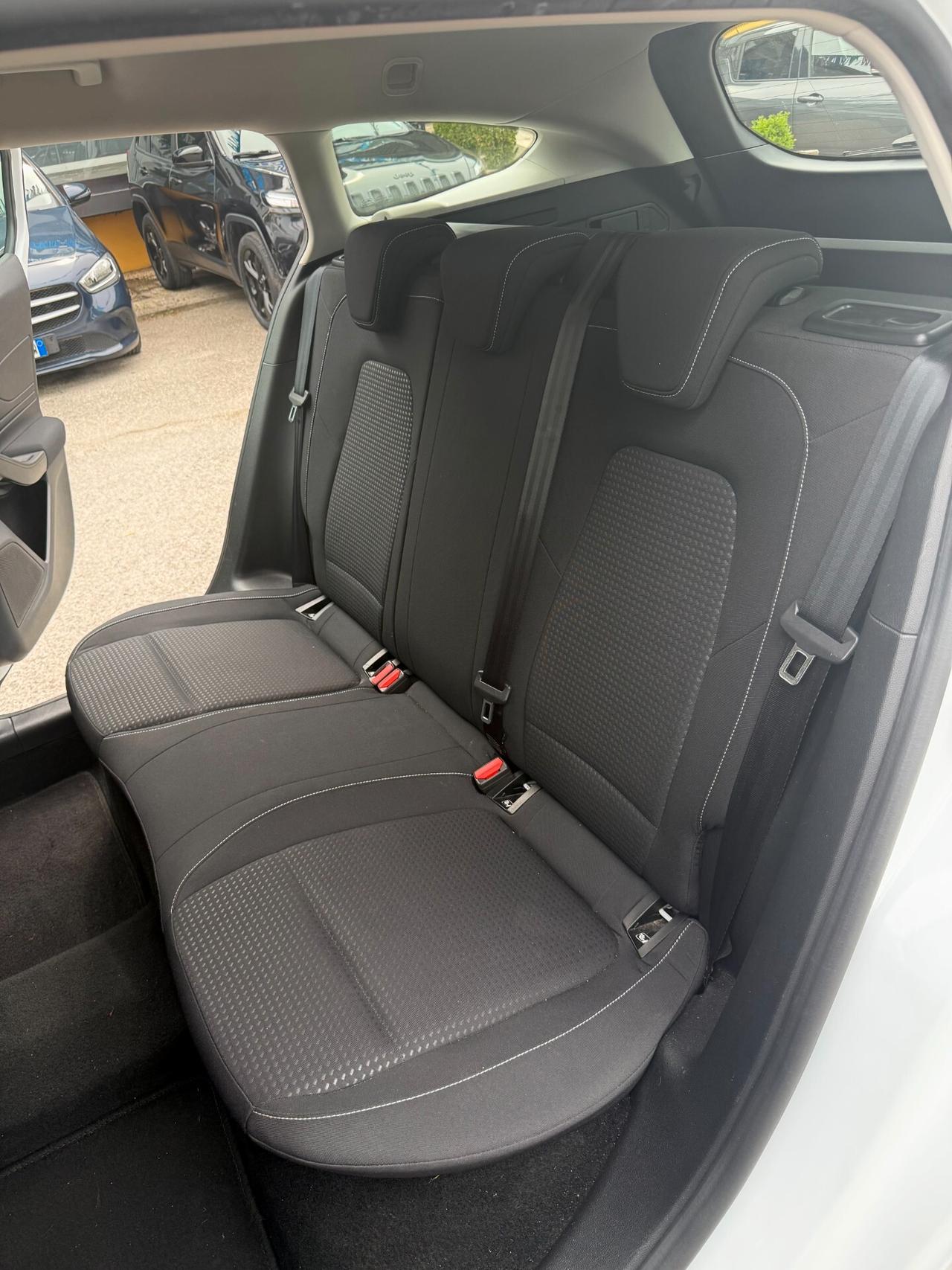 " POCHI KM " Ford Focus 1.5 TDCi 120 CV AUTOM.