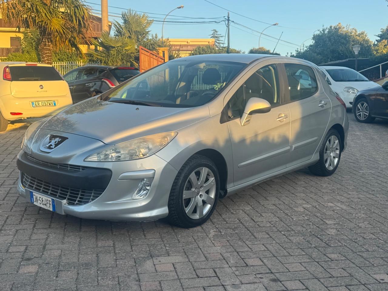 Peugeot 308 1.6 HDi 90CV 5p. Tecno