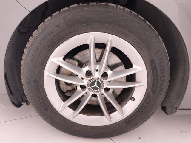 MERCEDES-BENZ A 180 180 d Business auto