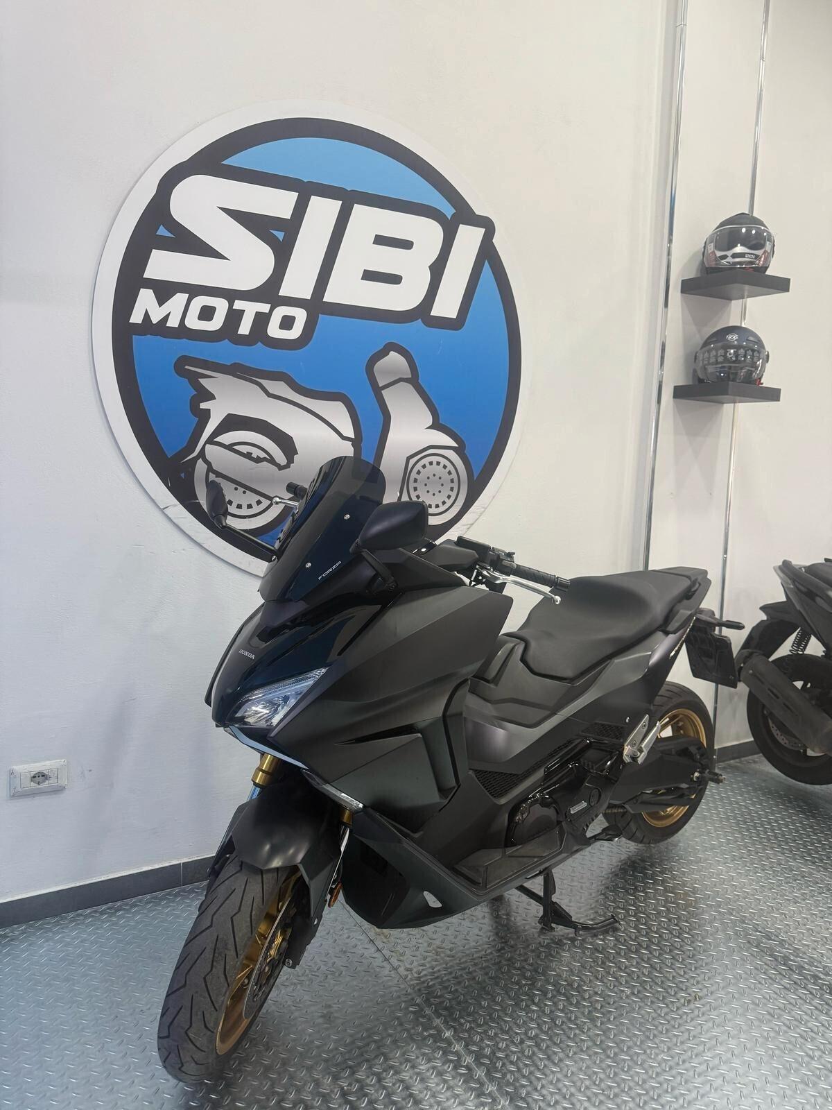 Honda Forza 750