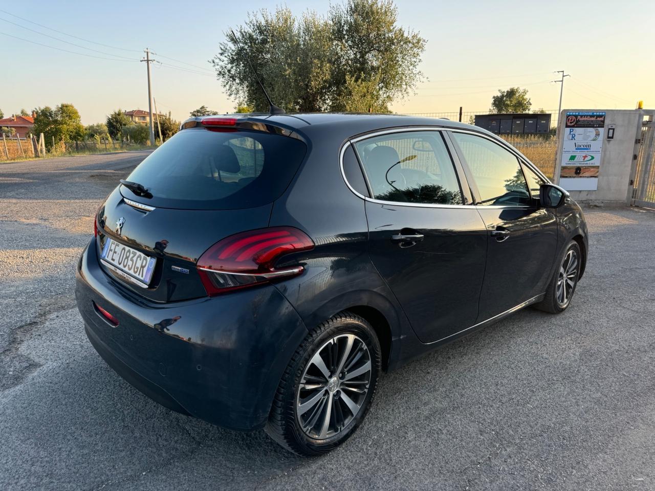 Peugeot 208 BlueHDi 75 5 porte Allure