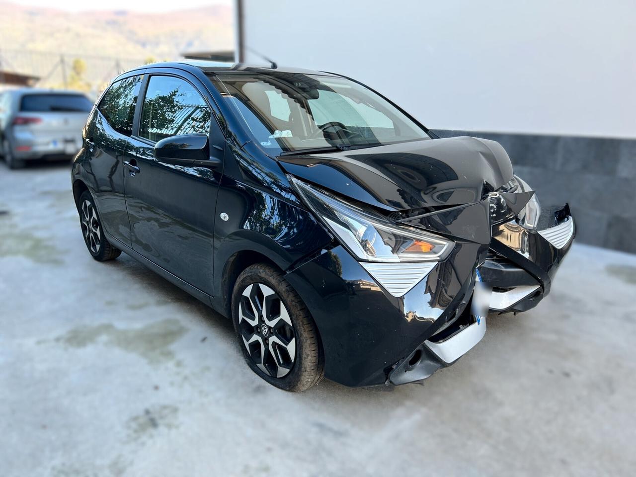 Toyota Aygo 1.0 Benzina 72CV - 2021 Incidentata