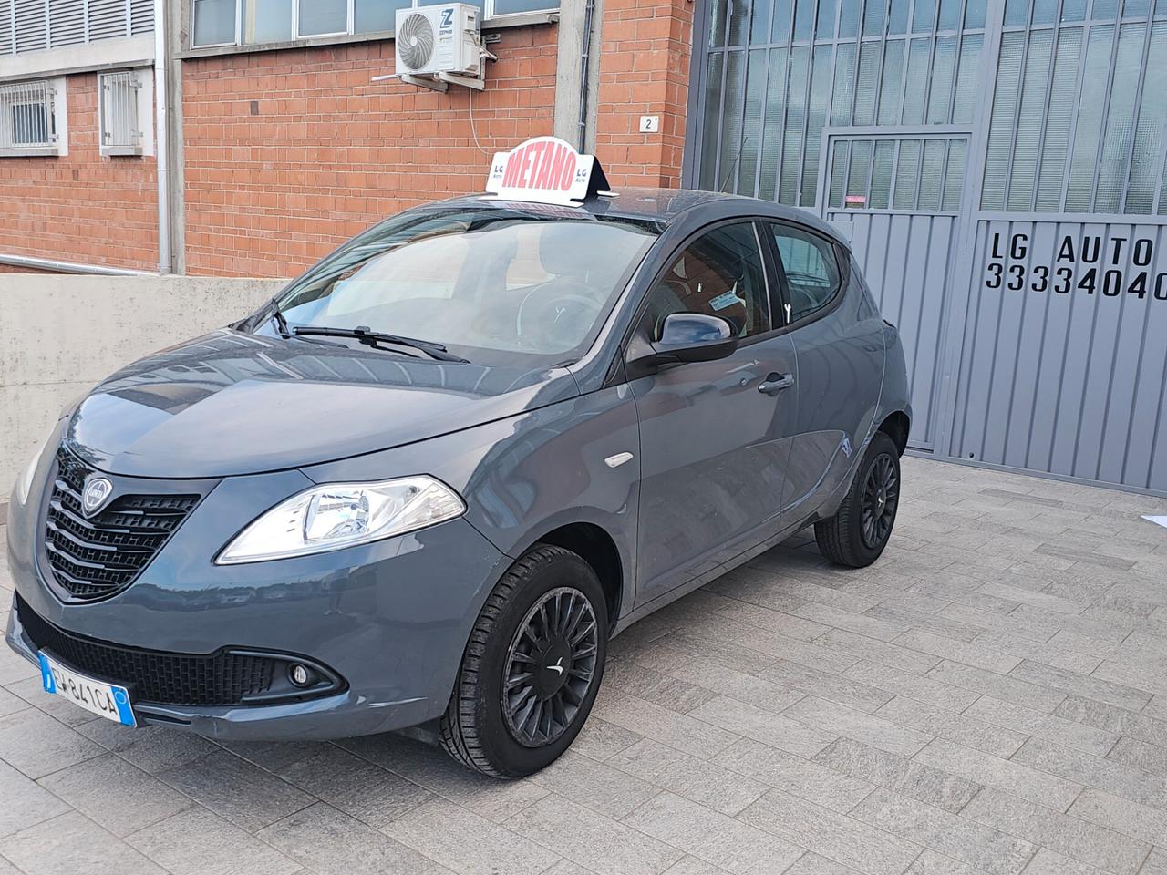 Lancia Ypsilon 0.9 TwinAir 85 CV 5 porte Metano Ecochic Gold