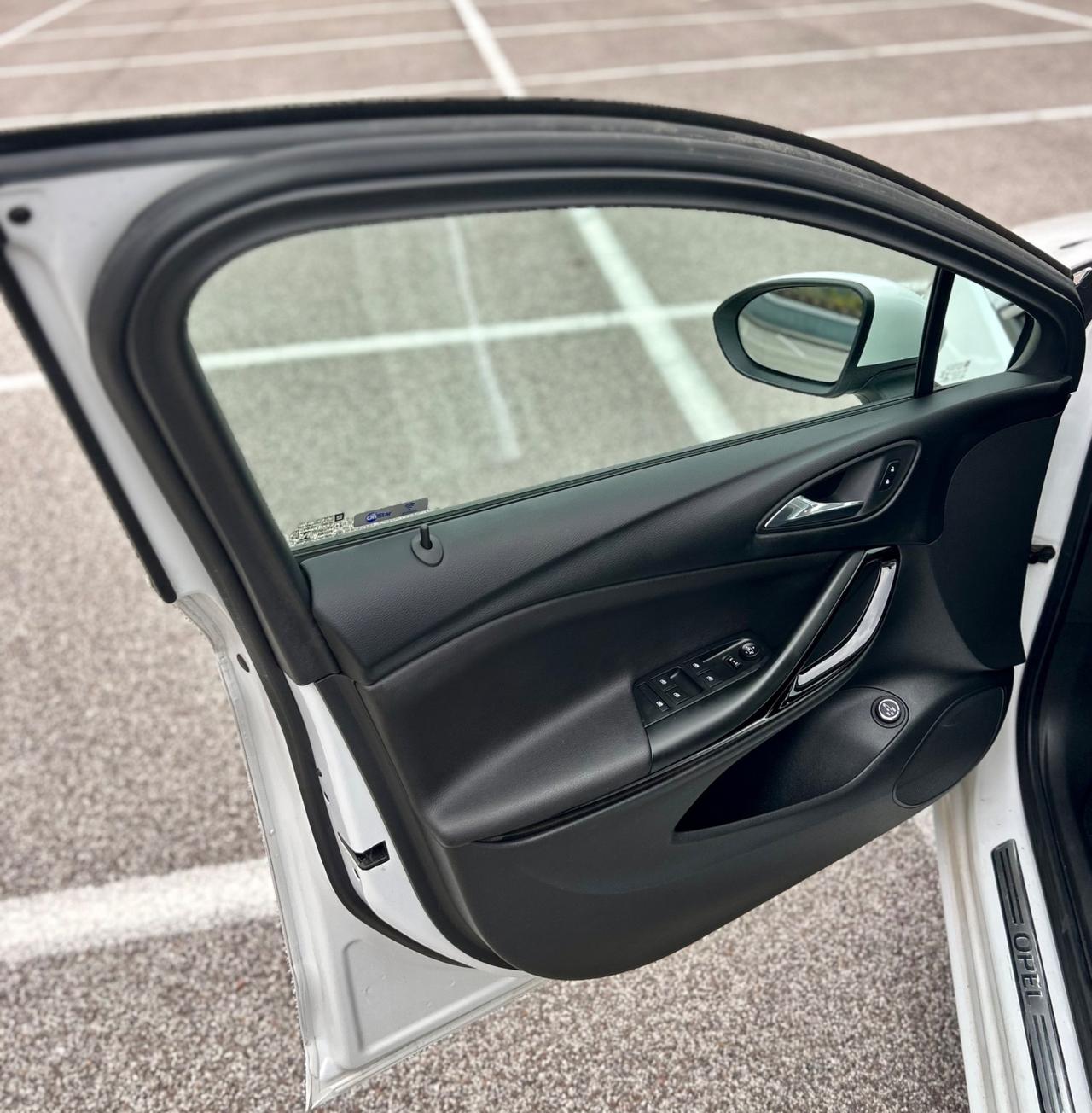 Opel Astra Sports Tourer FULL OPT. Gancio Traino