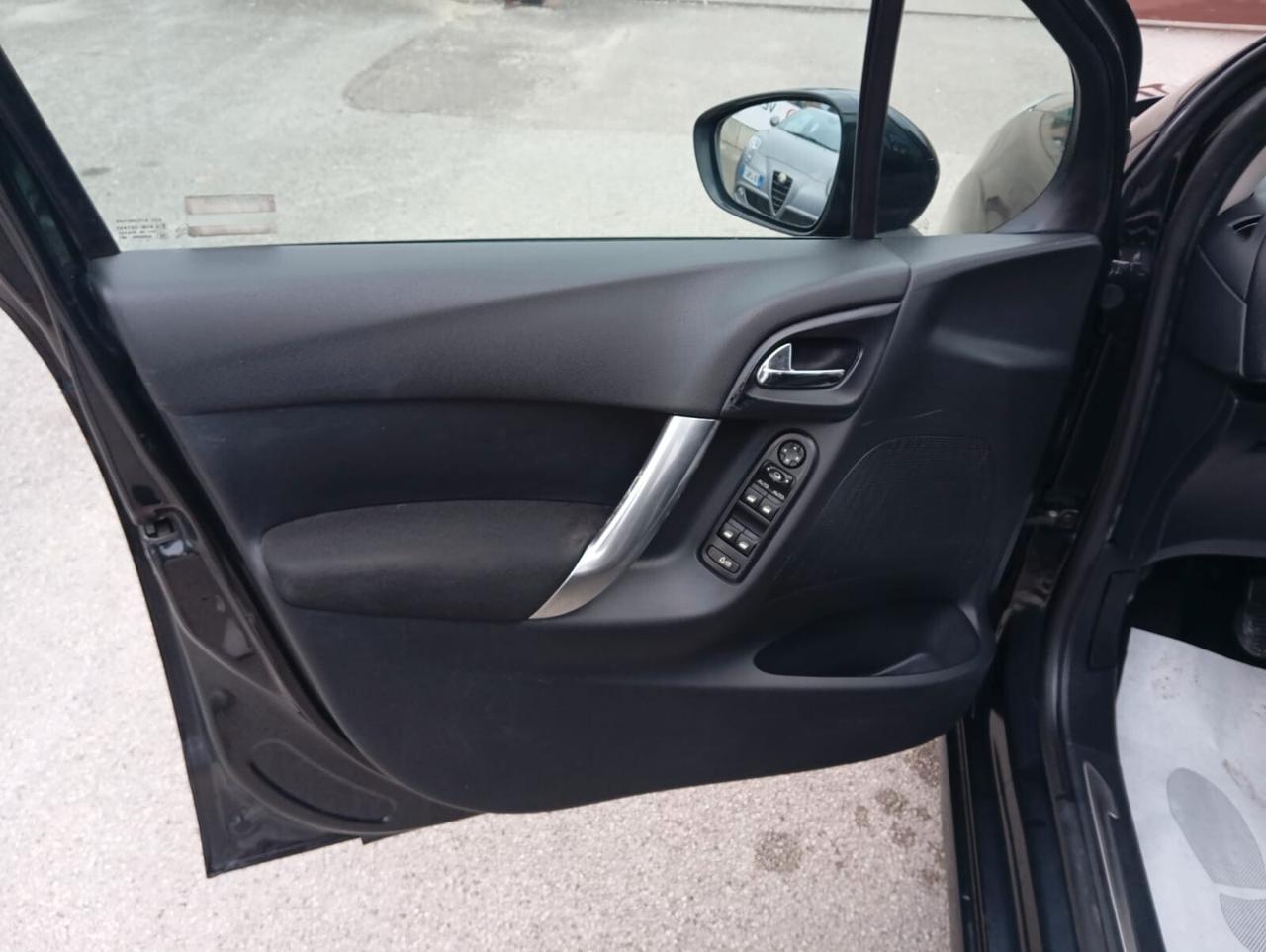 C3 1.6 e-HDi 110 airdream Exclusive