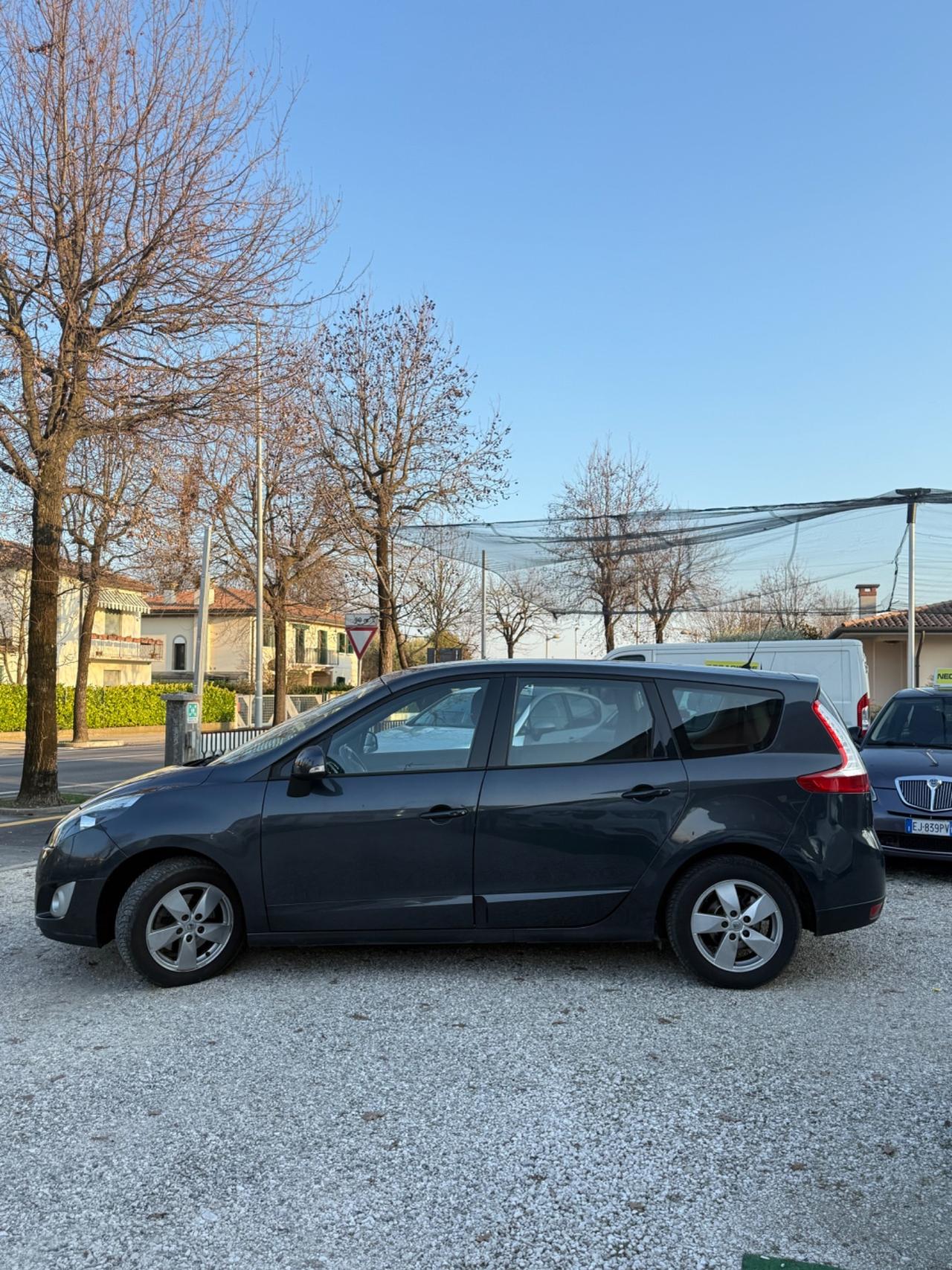 Renault Scenic Scénic 1.9 dCi 130CV Luxe