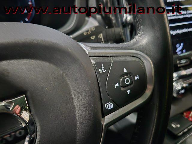 VOLVO XC60 B4 Geartronic Momentum Pro