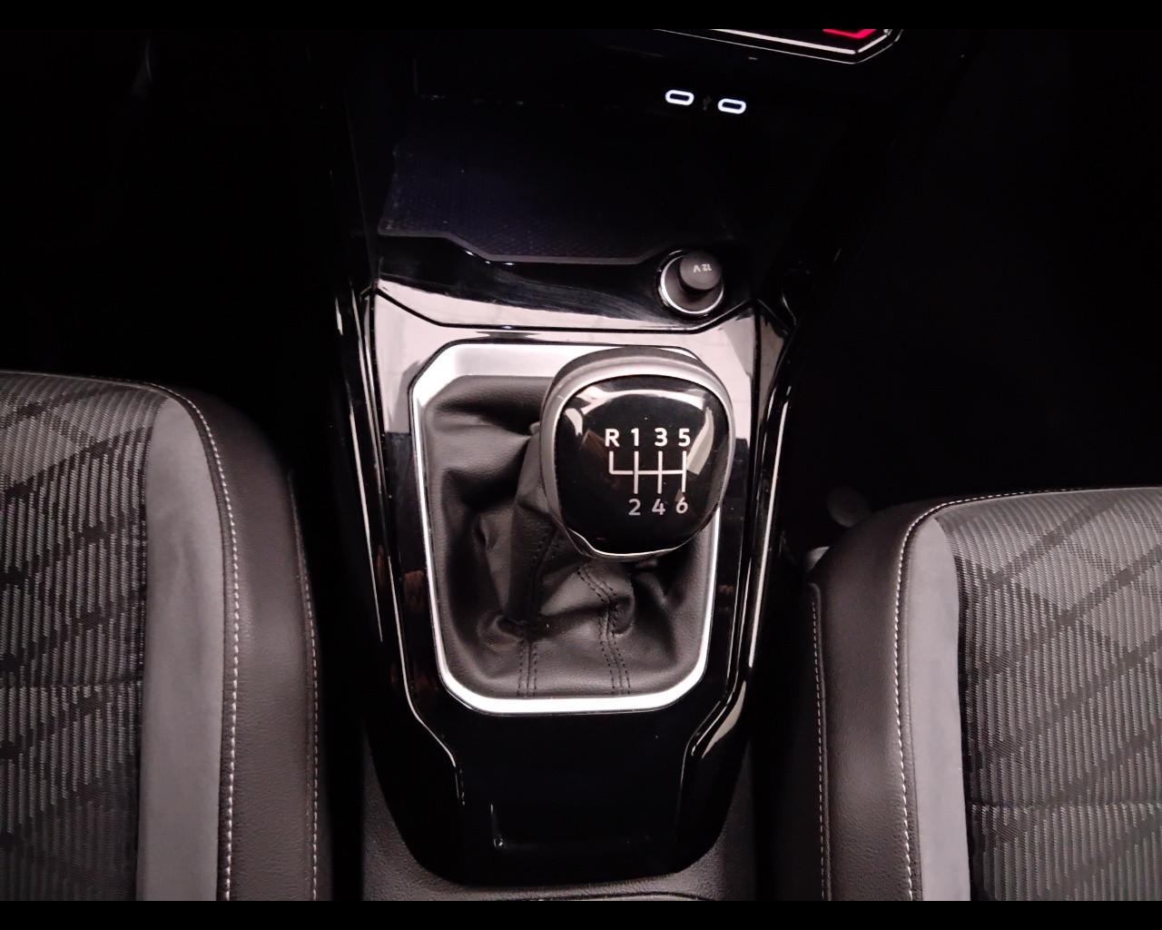 VOLKSWAGEN T-Roc I 2022 - T-Roc 1.0 tsi R-Line 110cv