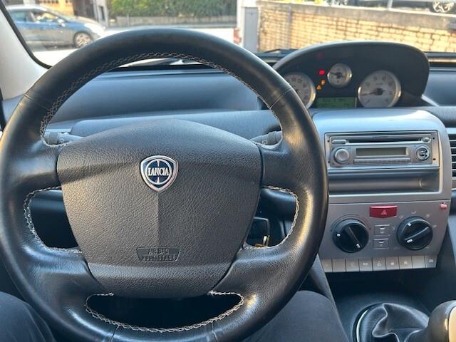 Lancia Ypsilon 1.3 MJT 75 CV Oro
