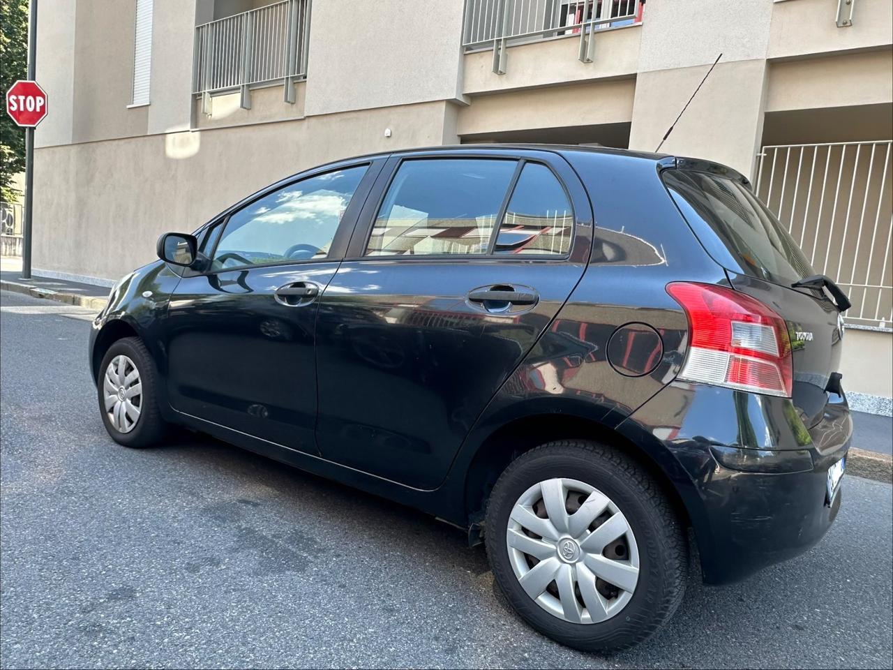 Toyota Yaris 1.0 5 porte - ok neopatentati - 56000 km