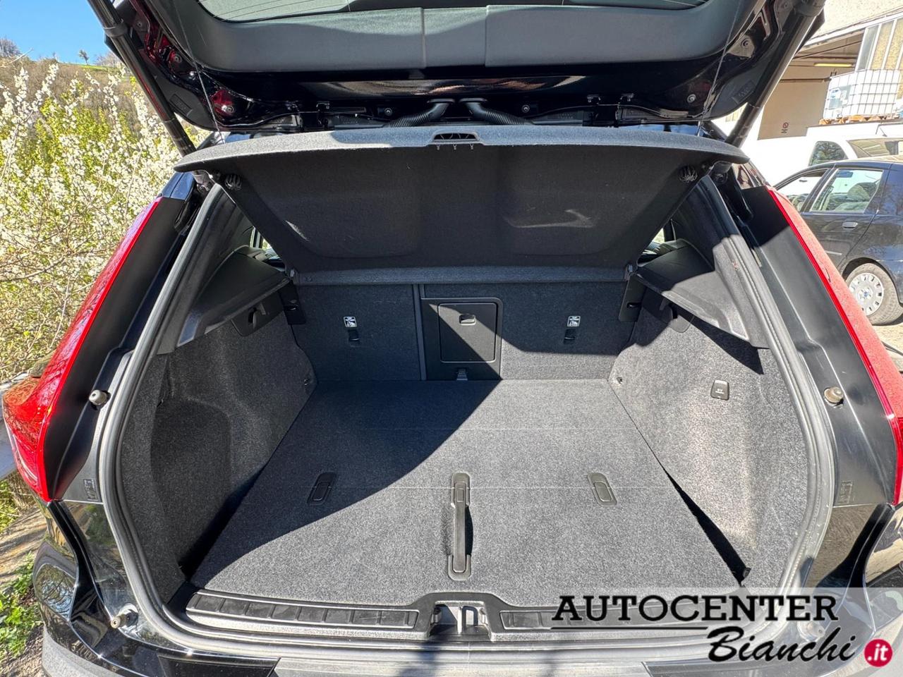 Volvo XC40 2.0 b4 awd Momentum