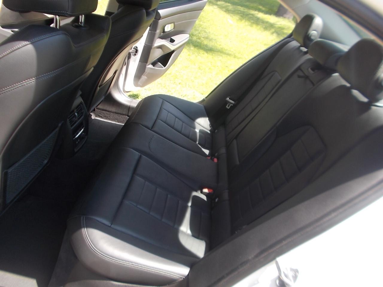 Bmw 318d 150cv *M-SPORT-FULL OPT.* da VETRINA