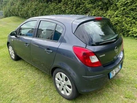 Opel Corsa 1.2 5 porte Club