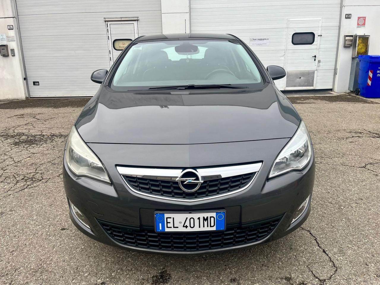 Opel Astra 1.7cdti 2011 109.000km cinghia/tagliando appena fatti