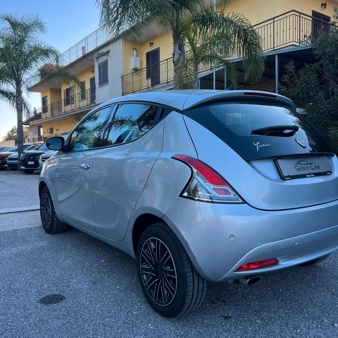 Lancia Ypsilon 1.2 69 CV 5 porte GPL Ecochic Gold