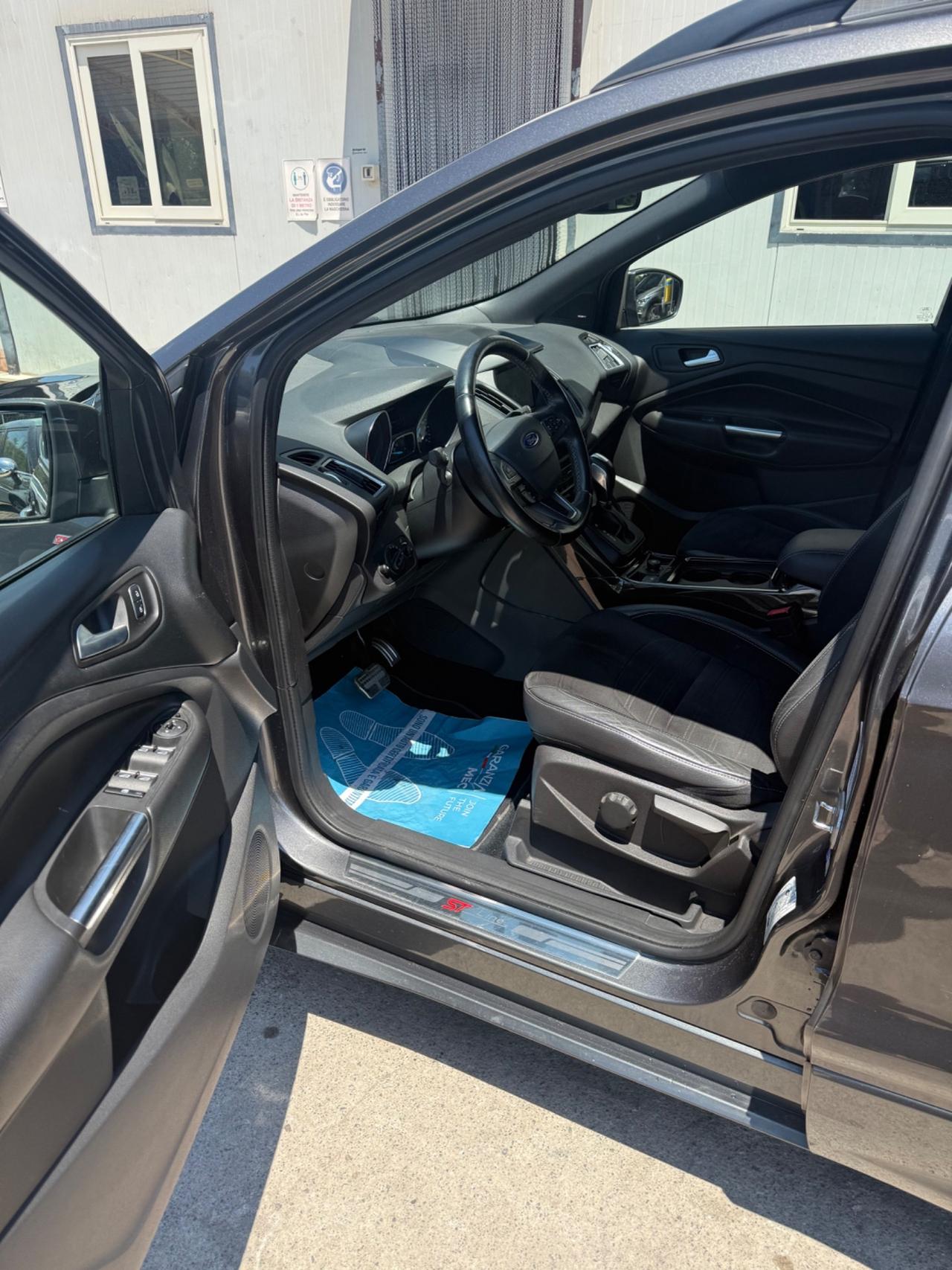 Ford Kuga 1.5 TDCI 120 CV S&S 2WD Powershift Titanium