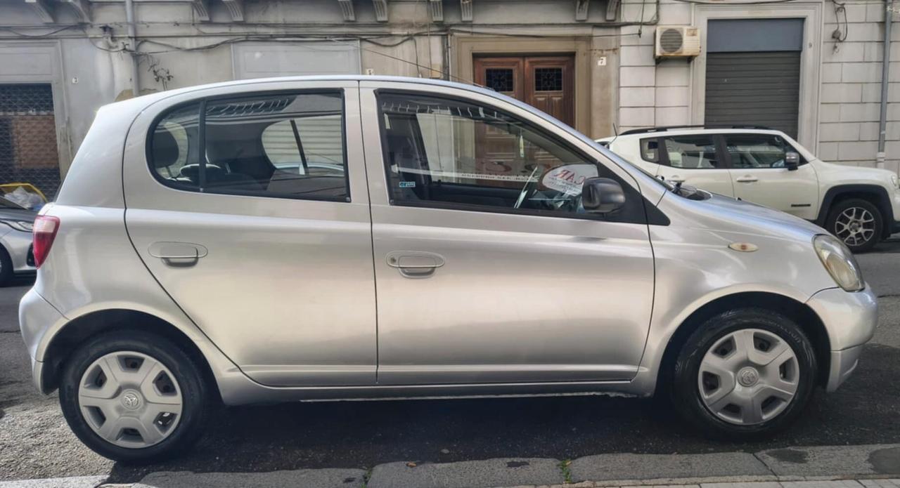 Toyota Yaris 1.0i 16V cat 5 porte